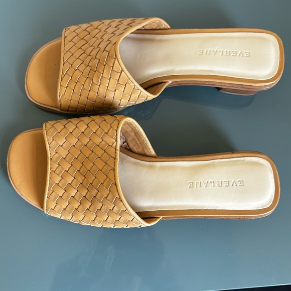 Everlane Block Heel Slides Tan Leather Woven 6.5.  Almost like new. Well made. - Picture 11 of 16